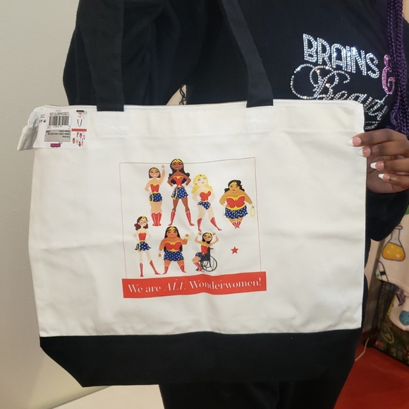 Handbags - Wonder woman  - We are all  wonder women tote bag with zipper NNU